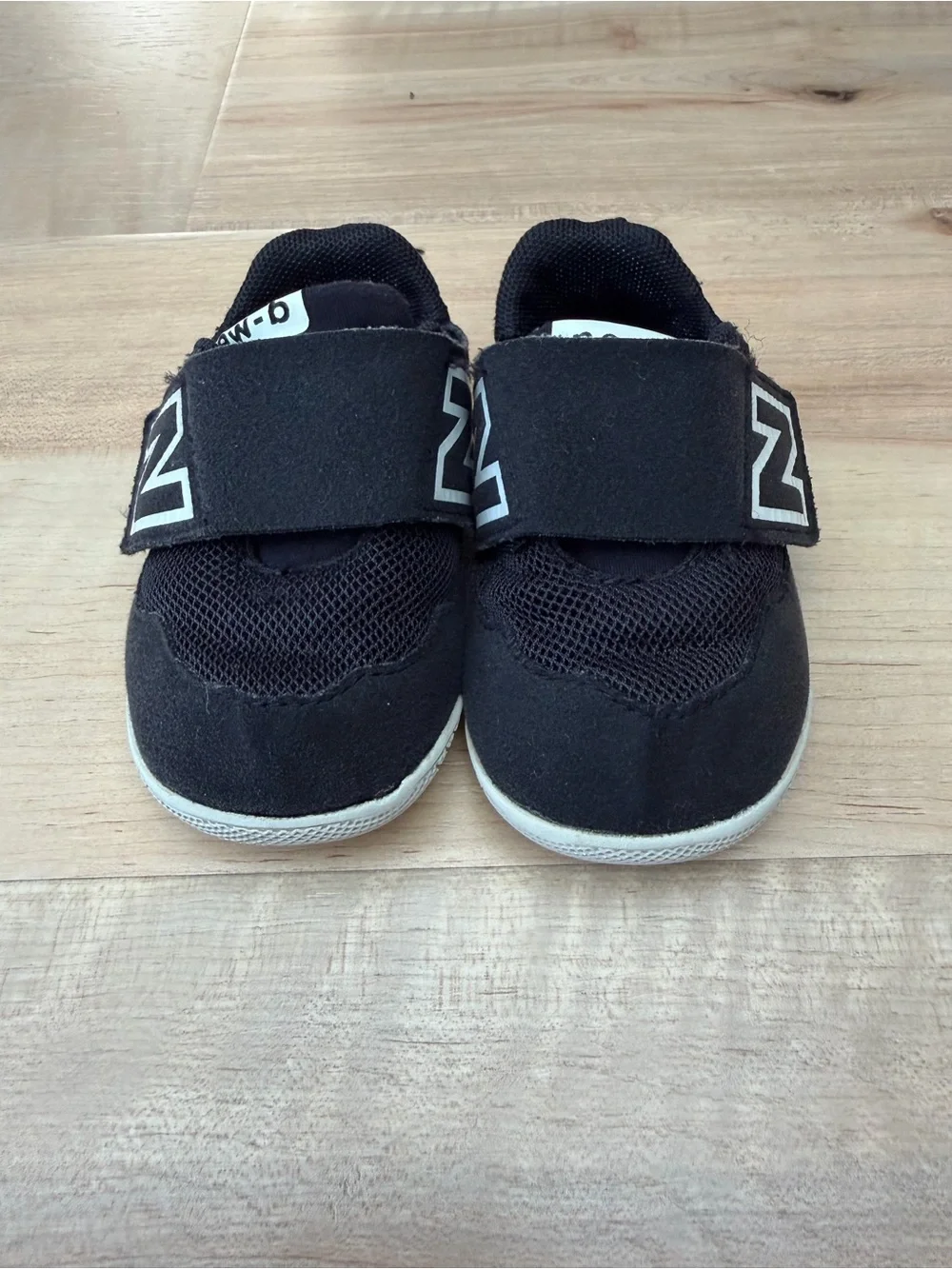 New Balance New-B first walker shoes size 3 black